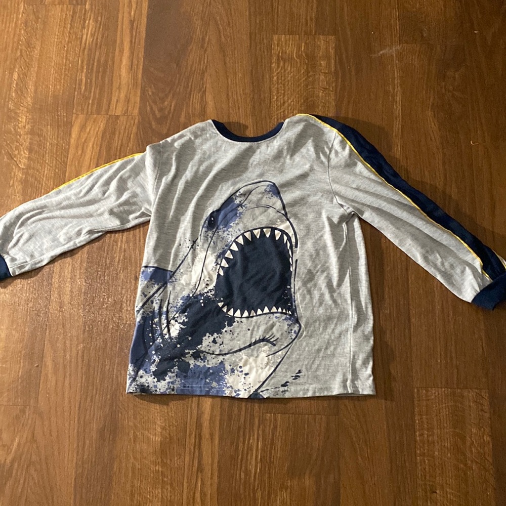Long sleeve shirt